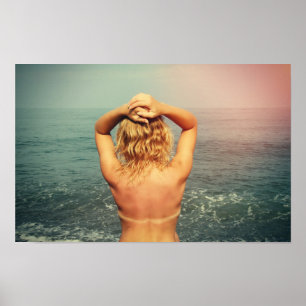 Póster Mujer rubia en la playa