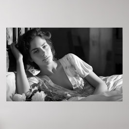Póster Mujer sentada en la cama Foto de B&W