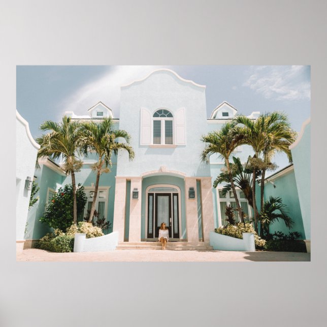 Póster Mujer sentada frente al edificio (Frente)