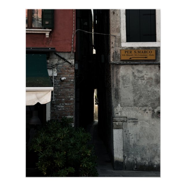 Póster Narrow venetian alleyway (2024) (Anverso)