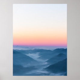Póster Niebla matutina y cielo mágico antes del amanecer