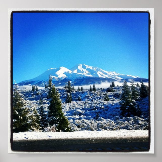 Póster Nieve de invierno en el Monte Shasta, CA (Frente)
