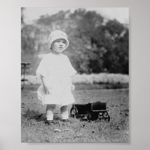 Póster Niña con el carro del juguete