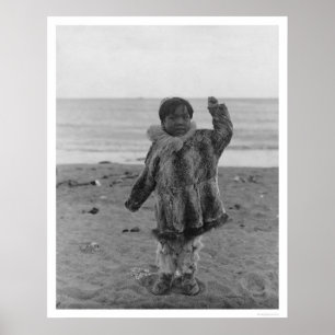 Póster Niño esquimal en la playa de Alaska 1906