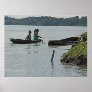 Póster Niños en bote de madera en río Napo en Perú