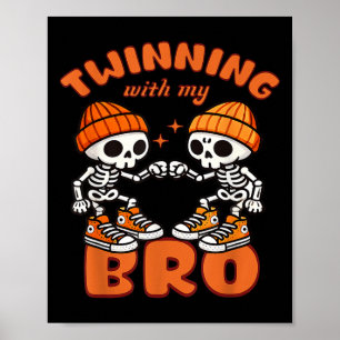 Póster Niños gemelos que ganan la fiesta de Halloween mej