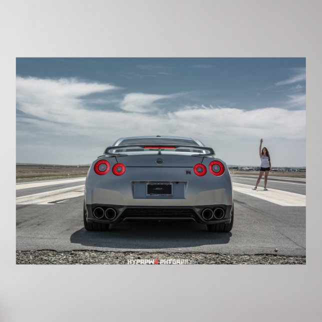 Póster Nissan GT-R listo para competir (Frente)