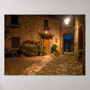 Póster Noche en la antigua ciudad de la ladera de una col