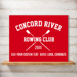 Póster Nombre del equipo de Oars del logotipo de remo de<br><div class="desc">Regalos del equipo de Crew Rowing personalizados con barras cruzadas y 3 líneas de texto personalizado. Añadir el nombre del club, el año y la línea adicional de texto personalizado (nombre del entrenador, nombre del remero, evento, etc.) Cambia fácilmente el color de fondo para que coincida con los colores de...</div>