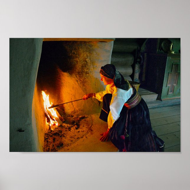 Póster Norwegian Woman Tending the Hearth Fire (Frente)