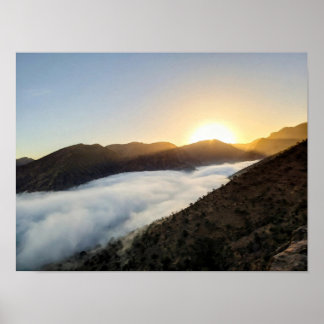 Póster Nube rosa dramática al atardecer sobre río sinuoso