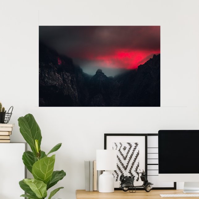 Póster Nubes ardientes, niebla y montañas (Oficina en casa)