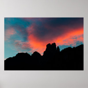 Póster Nubes ardientes sobre las montañas