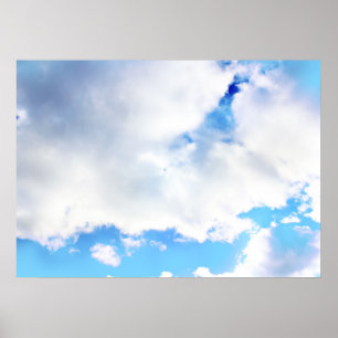 Póster Nubes blancas esponjosas y cielo azul