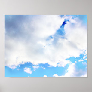 Póster Nubes blancas esponjosas y cielo azul