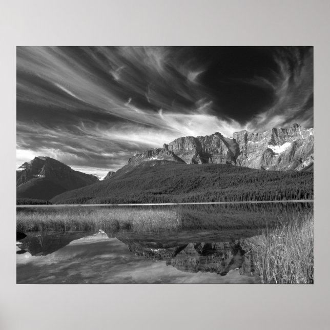Póster Nubes cirrus sobre el lago Waterfowl, Banff (Frente)