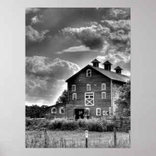 Póster Nubes de barn de campo en blanco y negro