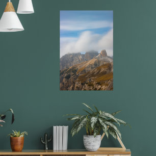 Póster Nubes polvorientas sobre los dolomitas naranjas de
