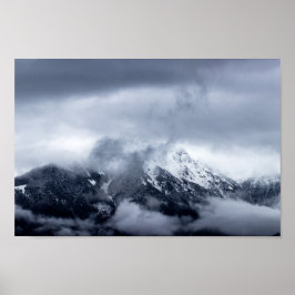 Póster Nubes que cubren la montaña Storžič, Eslovenia