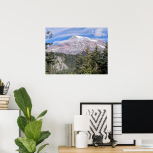 Póster Nubes sobre el paisaje escénico del Monte Rainier
