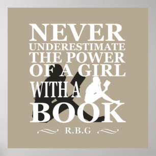 Póster Nunca subestimes el poder de un chica con libro