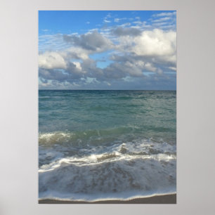 Póster Océano azul claro, playa y cielo