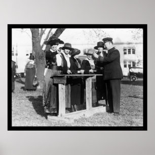 Póster Oficiales de policía de las mujeres y armas 1914