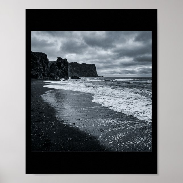 Póster Olas de costa rocosa oscura Orilla del océano dram (Frente)