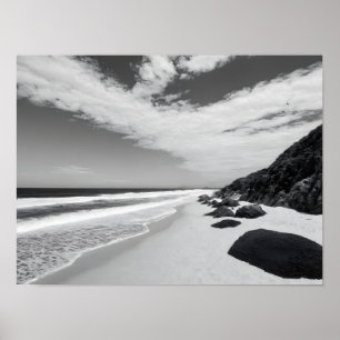 Póster Olas de océano rocoso en blanco y negro Paisaje ma