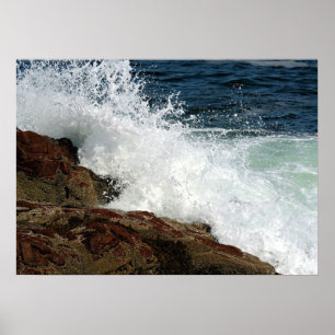 Póster Olas oceánicas estrellándose contra las rocas
