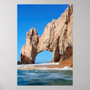 Póster Olas que salpican formaciones rocosas