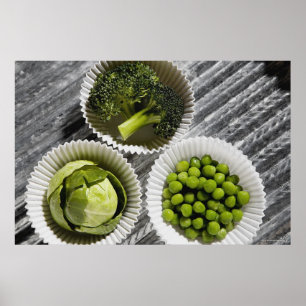Póster Opinión de alto ángulo verduras en las tazas de