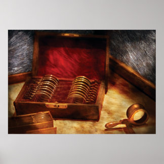 Póster Optician - Una caja de oculares