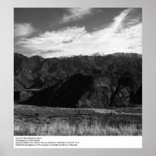 Póster Orchards cerca de las alturas prohibitivas por Ans