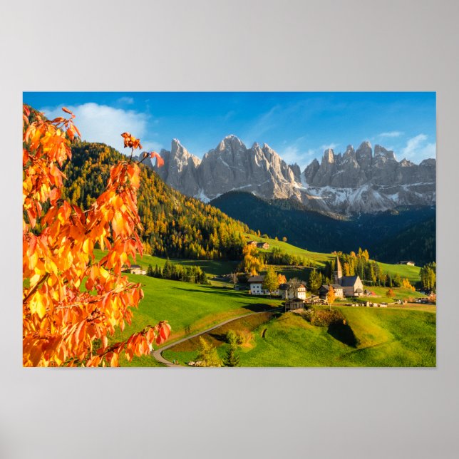 Póster Otoño en un paisaje Dolomita con iglesia (Frente)