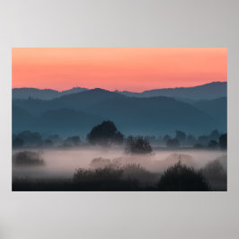 Póster Paisaje de niebla al atardecer