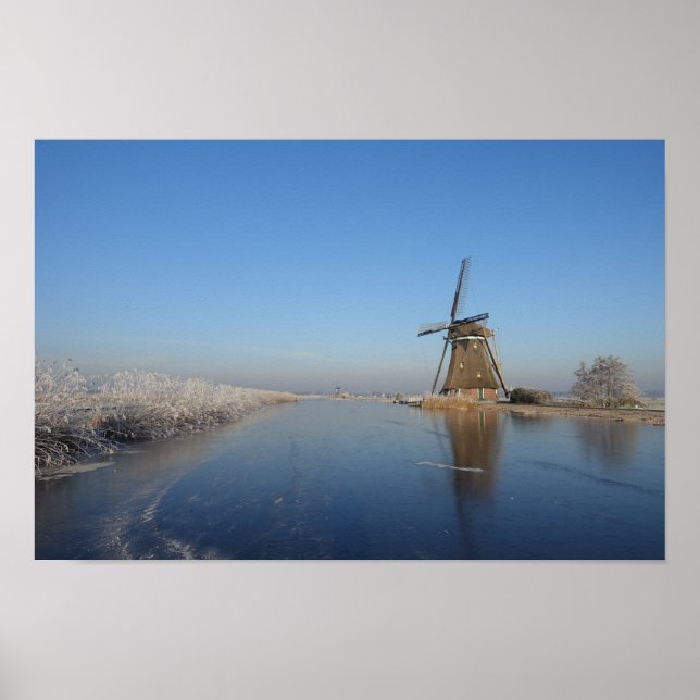 Póster Paisaje invernal con molino de viento y hielo