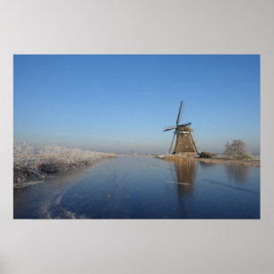 Póster Paisaje invernal con molino de viento y hielo