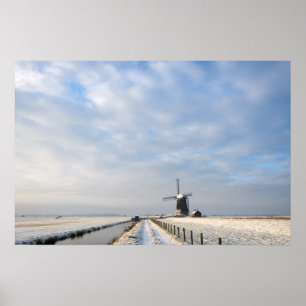 Póster Paisaje invernal con nieve y molino de viento en H