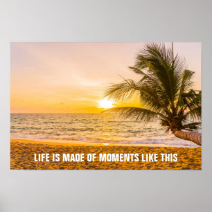 Póster Palmera de coco al sol en la playa