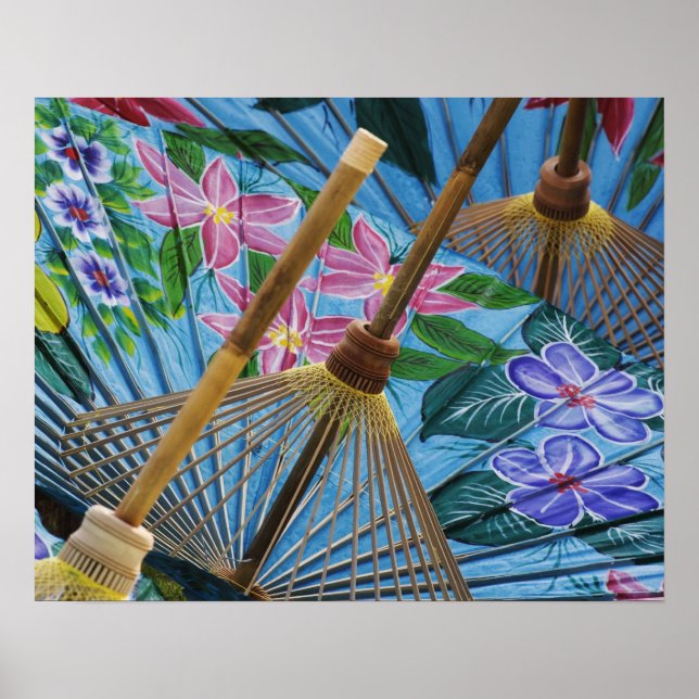 Póster Paraguas pintados a mano y decorativos en el puebl (Frente)