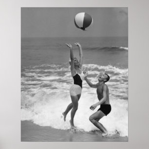 Póster Pares que juegan con un Beachball