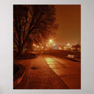 Póster Parque en una noche brumosa decorado para Navidad