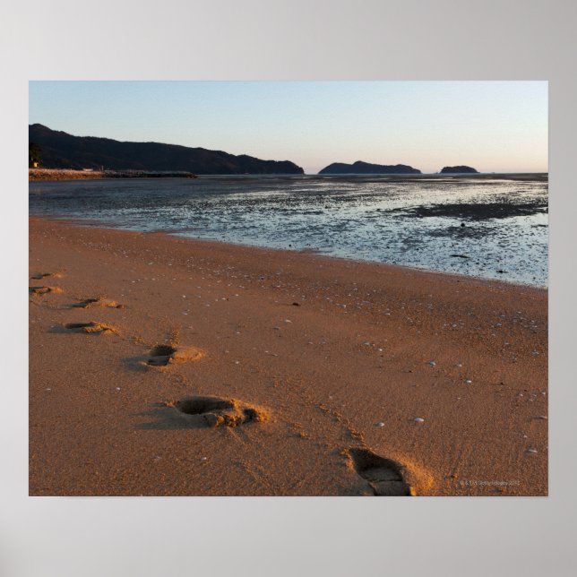 Póster Pasos en la arena al amanecer (Frente)