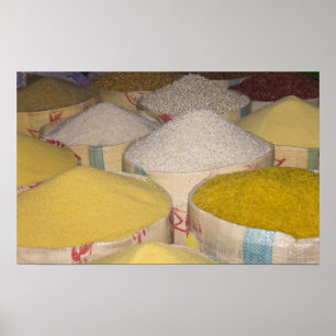 Póster Pasta, grain and rice in sacks at the souk in
