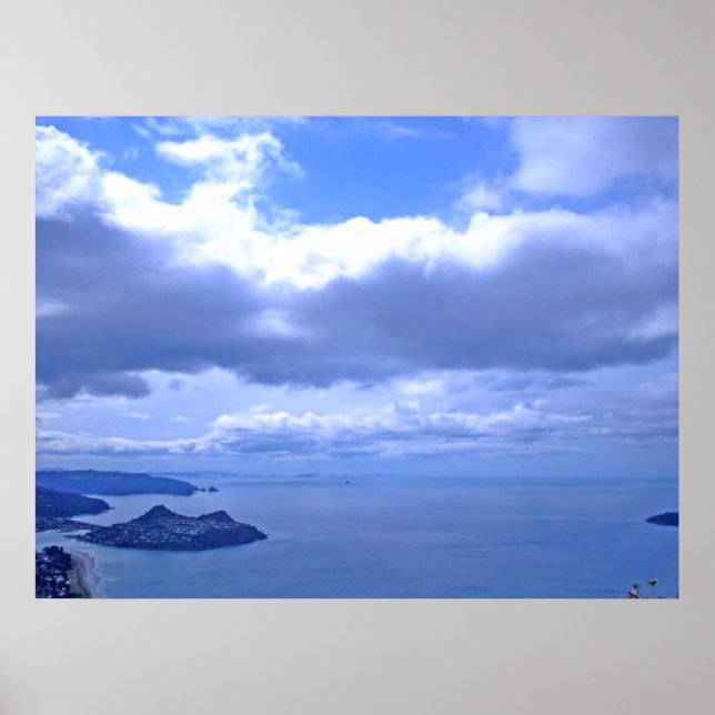 Póster Pauanui mirando hacia el norte al Monte Paku (Frente)