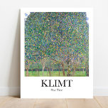 Póster Pear Tree by Gustav Klimt<br><div class="desc">Bring a touch of Art Nouveau to your home with this beautiful poster of ‘Pear Tree’ by Gustav Klimt. Created in 1903, this oil and casein on canvas painting is a stunning example of Klimt’s work during his early career. The original painting is housed in the Harvard Art Museums/Busch-Reisinger Museum...</div>