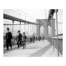 Peatones del puente de Brooklyn, 1909. Foto antigu