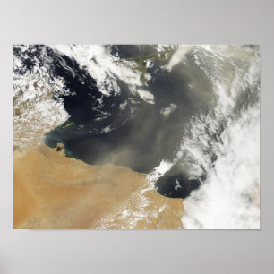 Póster Penachos del polvo que descargan la costa africana