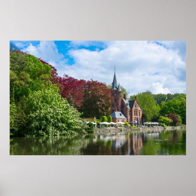 Póster Pequeño castillo cerca del lago en Brujas, Bélgica (Frente)